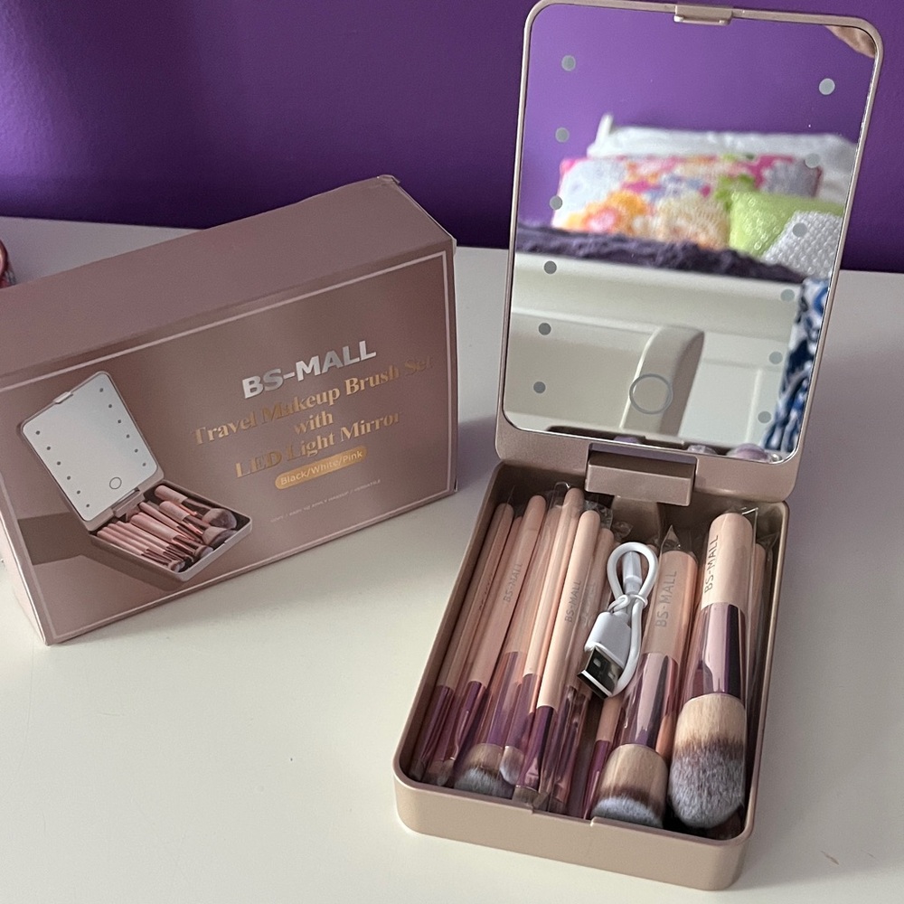 Travel Makeup Brush Set with LED Light Mirror - Pink and Gold